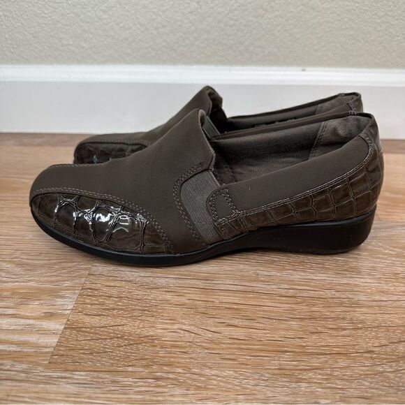 Clarks Collections Gael Beam Faux Alligator Slip On Loafer Shoes - Picture 4 of 11